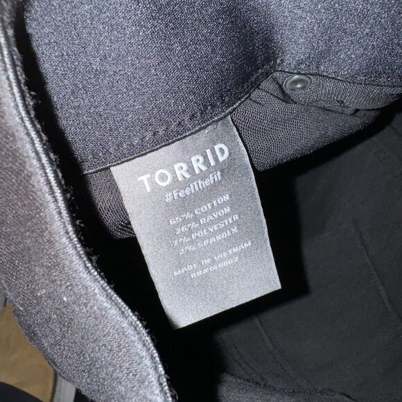 NEW Torrid Bombshell Skinny Stretch Jeans Black Size 26R High Rise - Picture 6 of 7